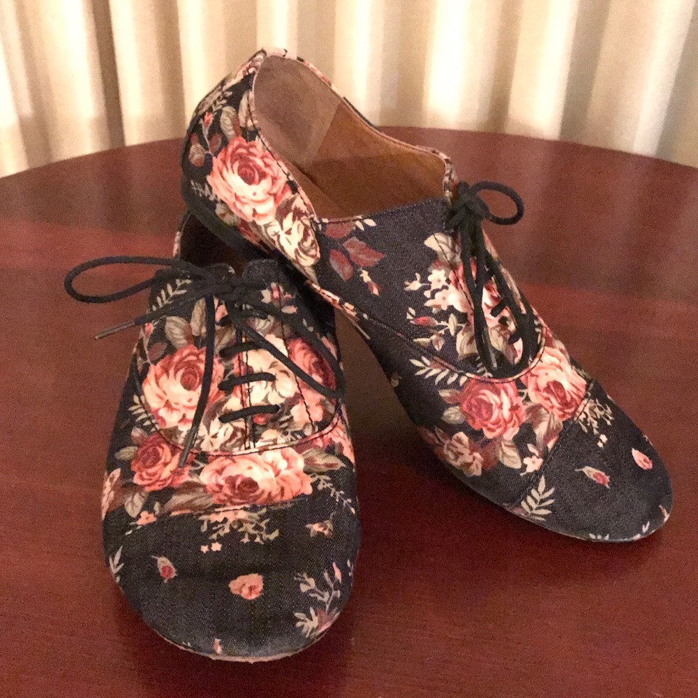 Gianni Bini Floral Print Shoes